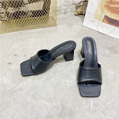 Women's head toe chunky heel sandals