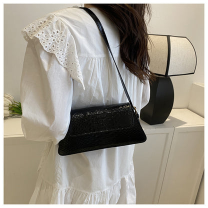 New Hand-carrying Trendy Retro Underarm Bag