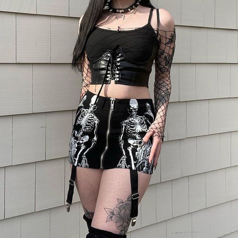 Skull Print Skirt Covering Buttocks