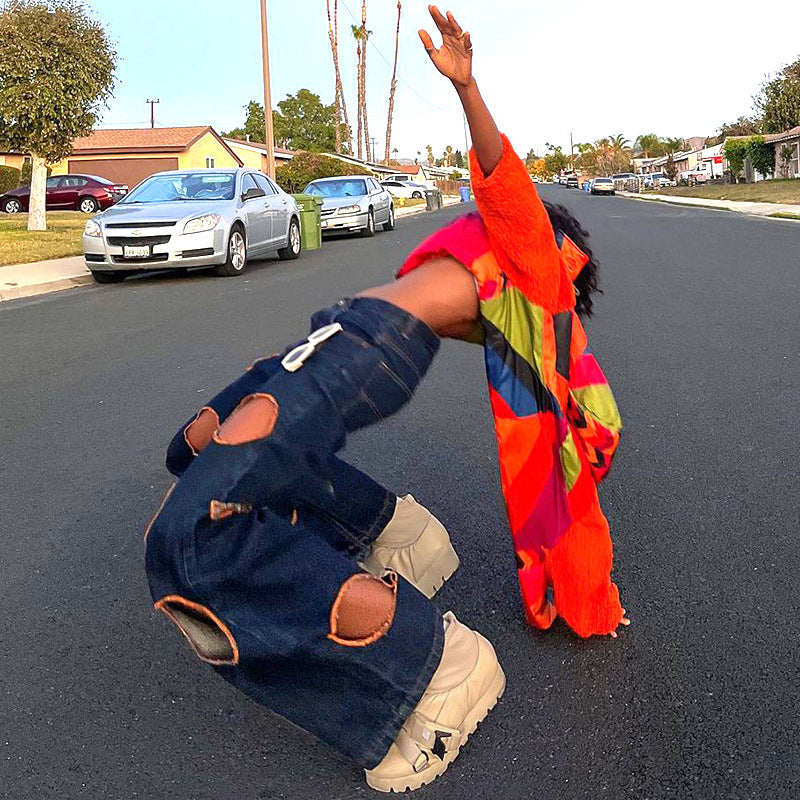 Straight Leg Jeans With Broken Buttocks