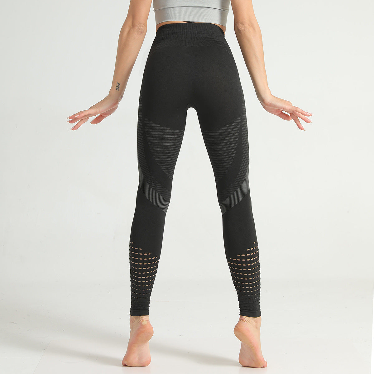 Seamless knit yoga pants