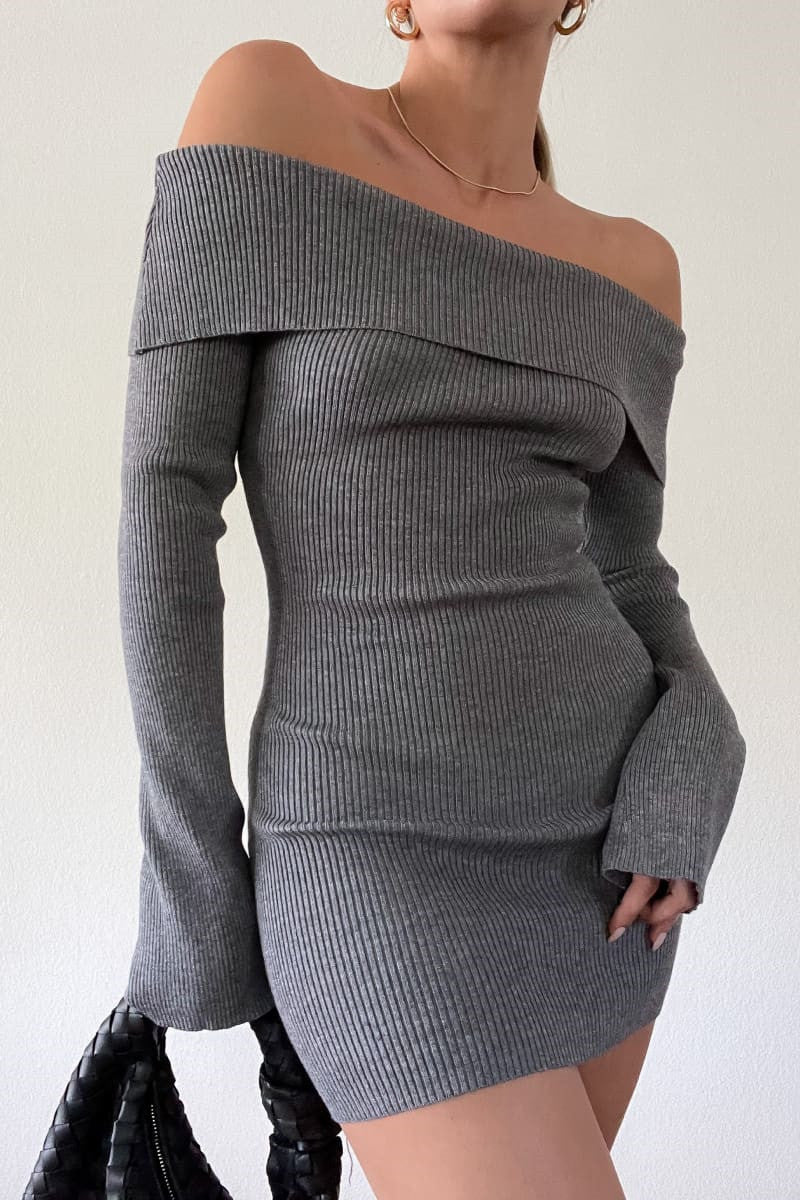 One-shoulder Long-sleeved Slim Hip Dress