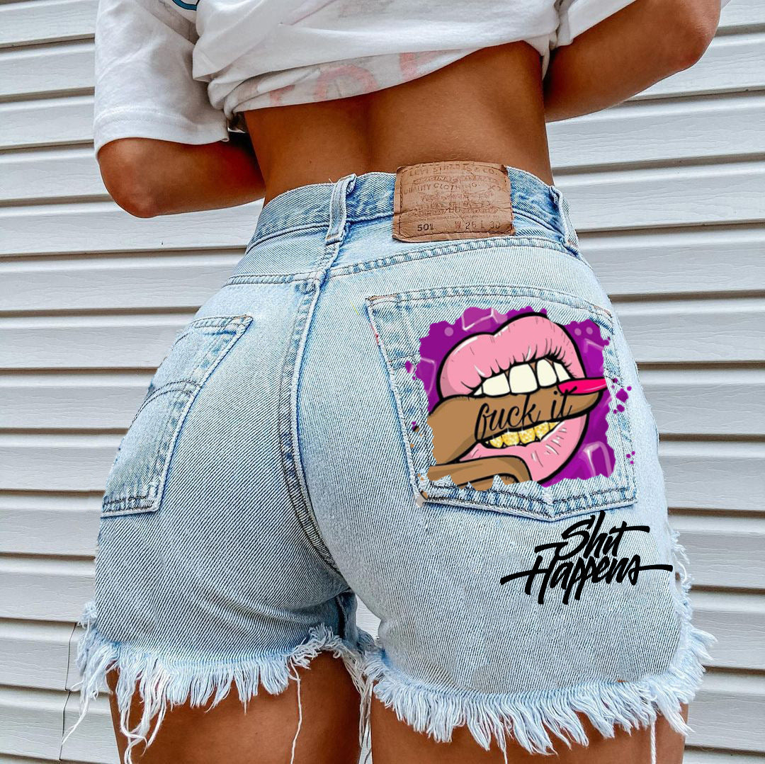 Mouth Biting Finger Print Fashion Ripped Denim Shorts