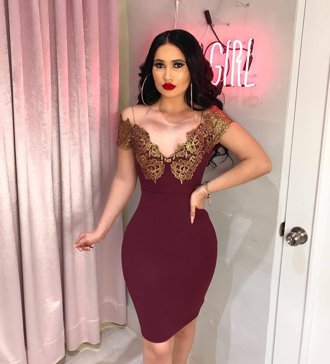 Lace bronzed deep V-collar sexy dress