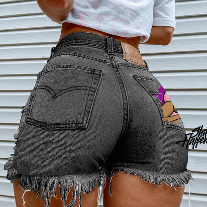 Mouth Biting Finger Print Fashion Ripped Denim Shorts