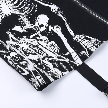 Skull Print Skirt Covering Buttocks