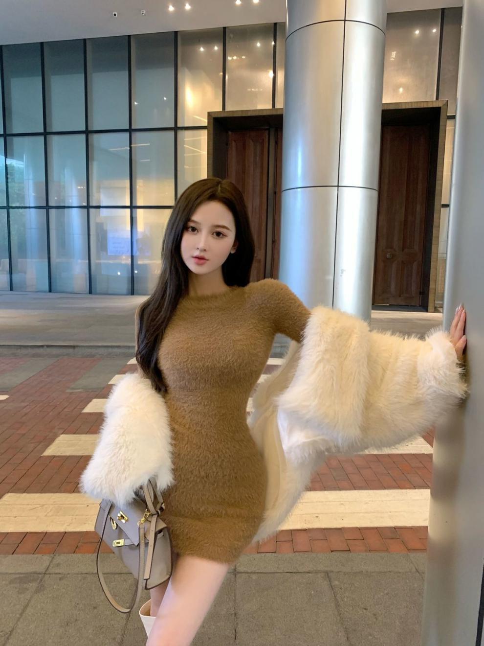 Tight-fitting Cinched Long Sleeve Mink Fur Dress